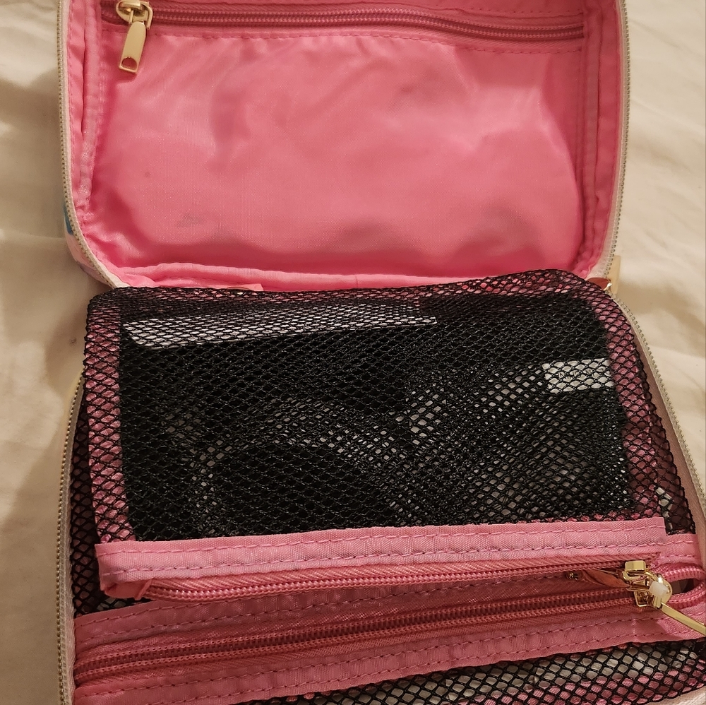 Travel case - Picture 2 of 3